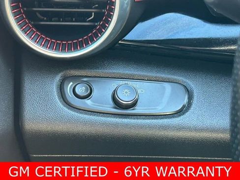 Used 2025 Chevrolet Trax RS w/ Sunroof Package image 21