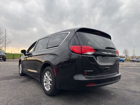 Used 2024 Chrysler Voyager LX image 6