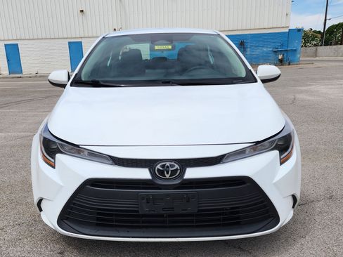 Used 2023 Toyota Corolla LE image 2