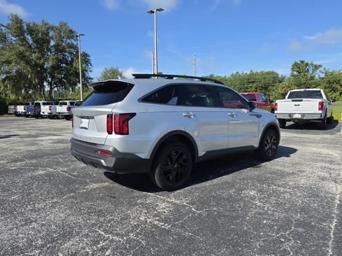 Used 2022 Kia Sorento S AWD/4WD image 4
