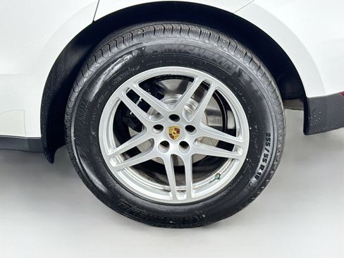 Used 2021 Porsche Macan AWD/4WD image 9