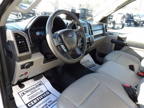 Used 2020 Ford F450 XL w/ Power Equipment Group image 16