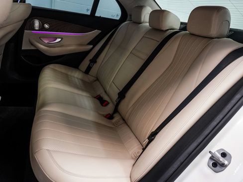 Used 2022 Mercedes-Benz E 350 4MATIC Sedan image 8