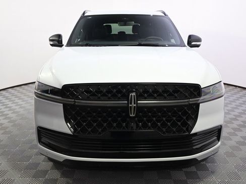 New 2025 Lincoln Navigator Reserve w/ Jet Appearance Package image 10