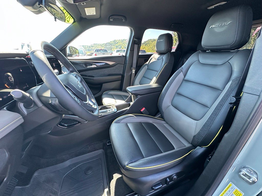 Used 2024 Chevrolet TrailBlazer ACTIV w/ Driver Confidence Package AWD/4WD image 17