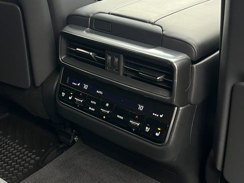 Used 2025 Lexus LX 600 4WD w/ Luxury Package image 50