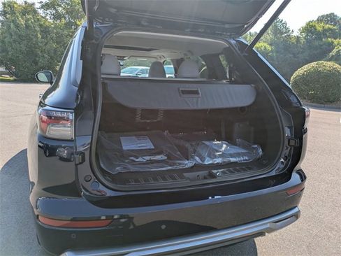 New 2025 Mitsubishi Outlander SE image 28