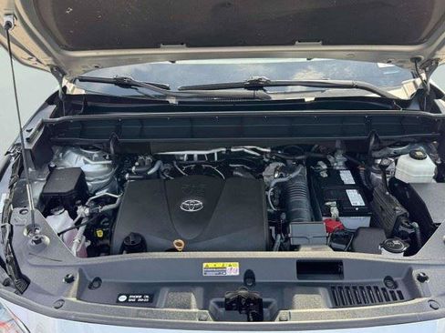 Used 2021 Toyota Highlander XLE AWD/4WD image 77