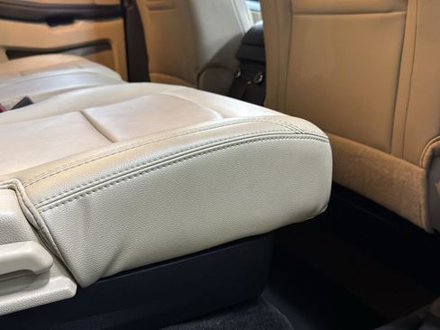 Used 2016 Ford Explorer XLT w/ Equipment Group 202A image 27