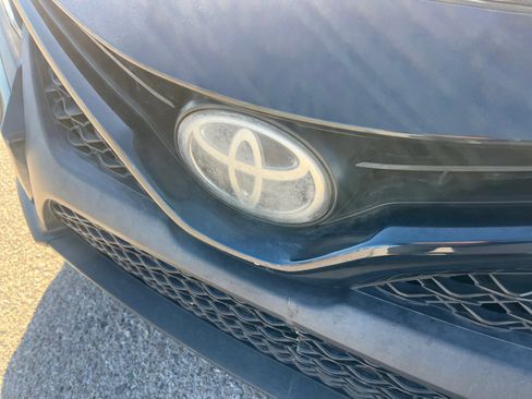 Used 2018 Toyota Camry L image 23