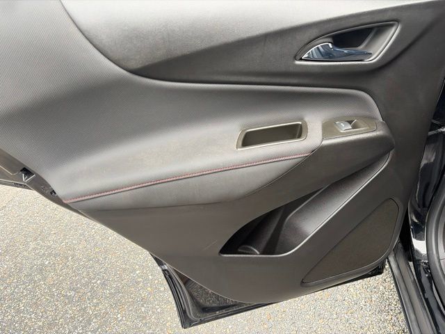 Used 2023 Chevrolet Equinox RS AWD/4WD image 26
