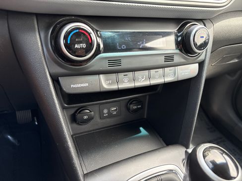 Used 2019 Hyundai Kona Limited AWD/4WD image 31