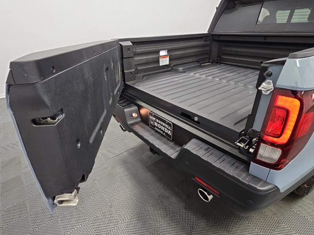 Used 2025 Honda Ridgeline Black Edition image 37