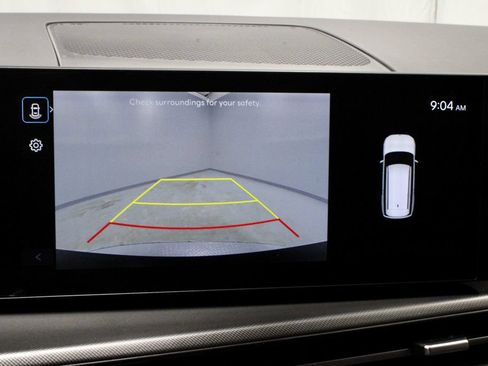 Used 2025 Hyundai Santa Fe SEL FWD image 2