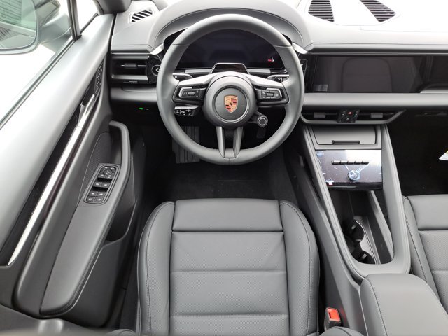 Used 2026 Porsche Macan Electric RWD image 17