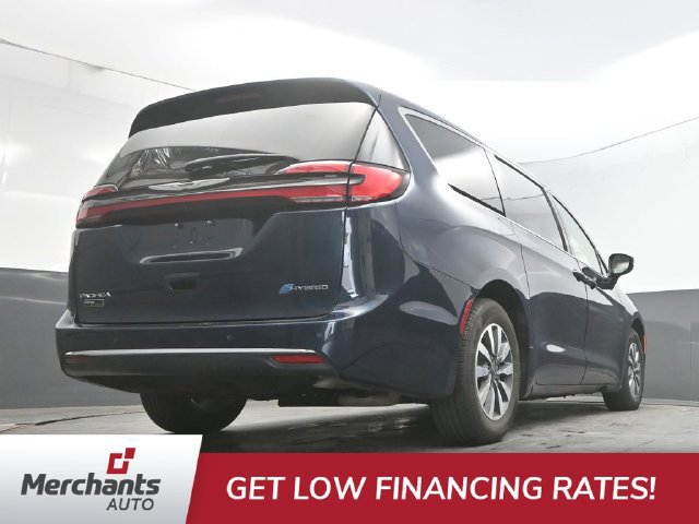 Used 2023 Chrysler Pacifica Touring-L FWD image 40