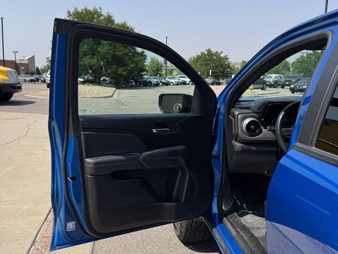 Used 2023 Chevrolet Colorado LT AWD/4WD image 14