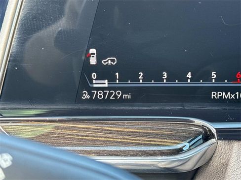 Used 2021 Cadillac Escalade Premium Luxury w/ Driver Assist Tech Package image 34