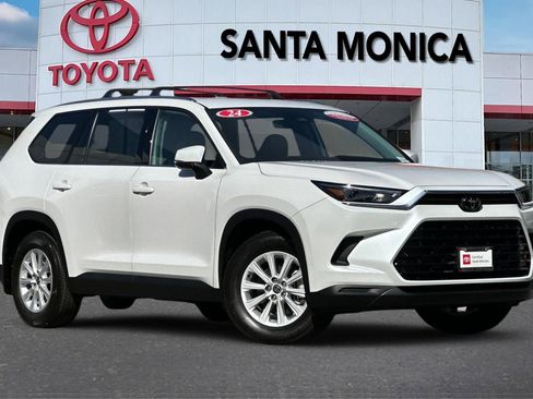 Certified 2024 Toyota Grand Highlander FWD image 2