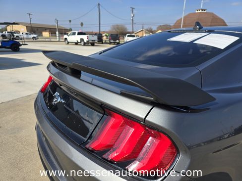Used 2023 Ford Mustang Coupe image 9
