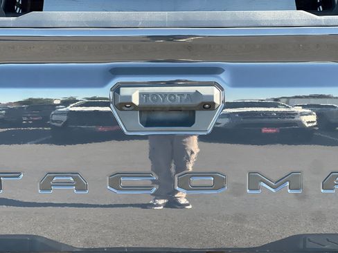 Used 2024 Toyota Tacoma Trailhunter image 50