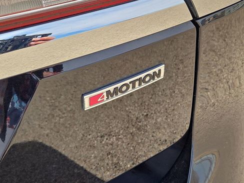 Used 2021 Volkswagen Atlas SEL Premium image 13