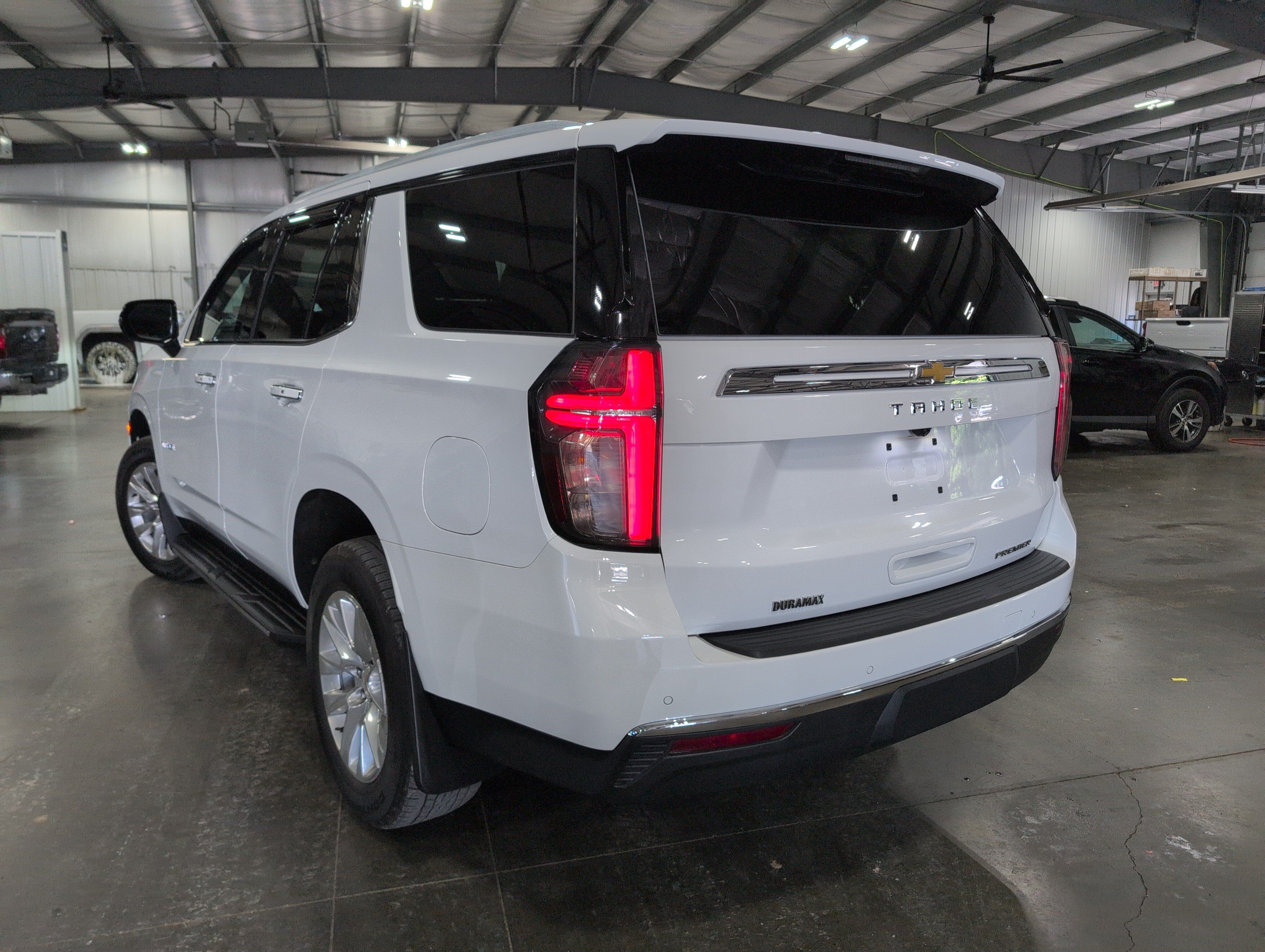 Used 2024 Chevrolet Tahoe Premier AWD/4WD image 4