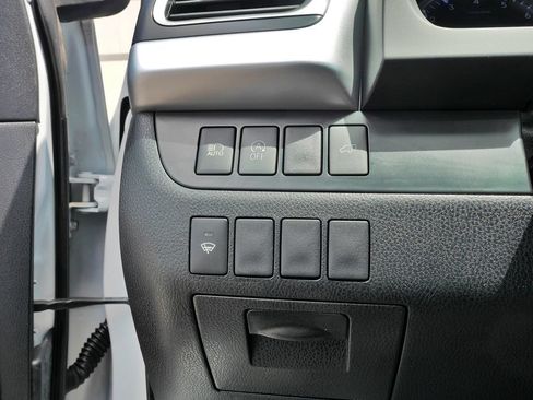 Used 2018 Toyota Highlander SE w/ Carpet Mat Package (TMS) AWD/4WD image 24
