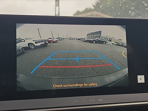 Used 2023 Toyota Prius Prime FWD image 9