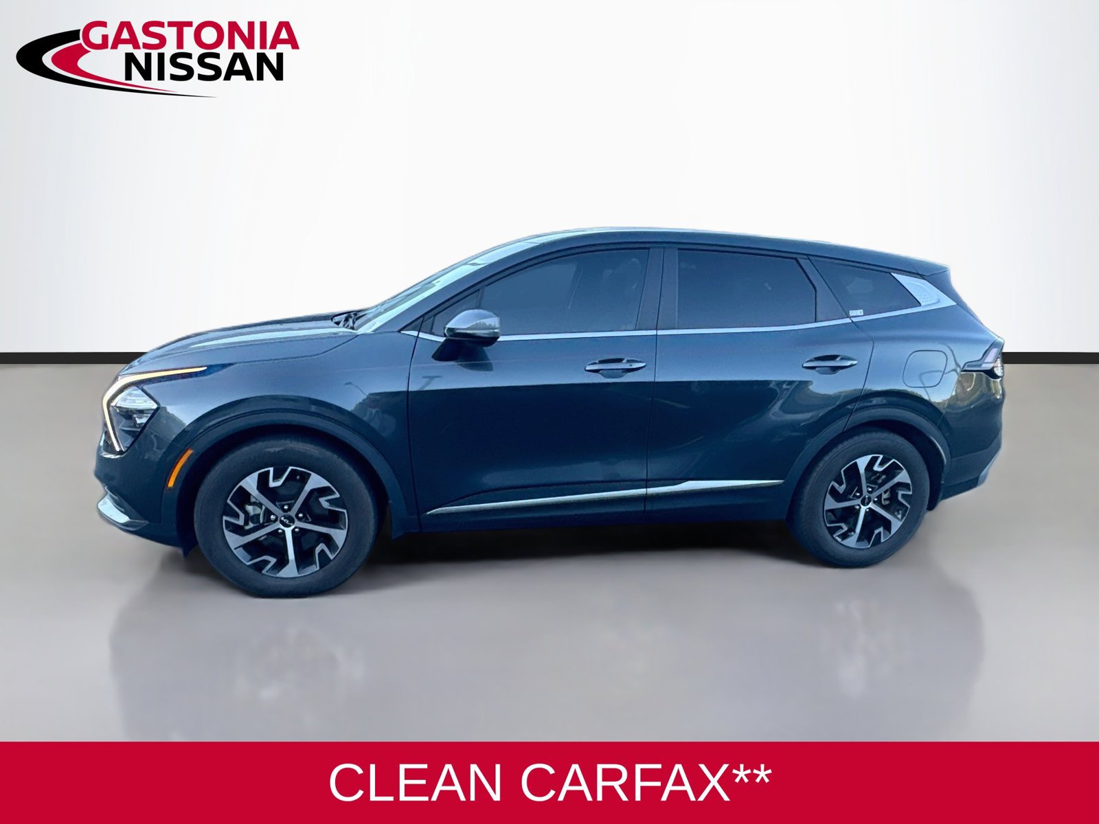 Used 2023 Kia Sportage EX FWD image 5
