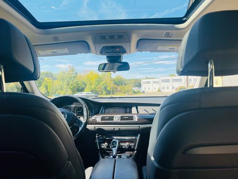 Used 2017 BMW 535i Gran Turismo xDrive image 25