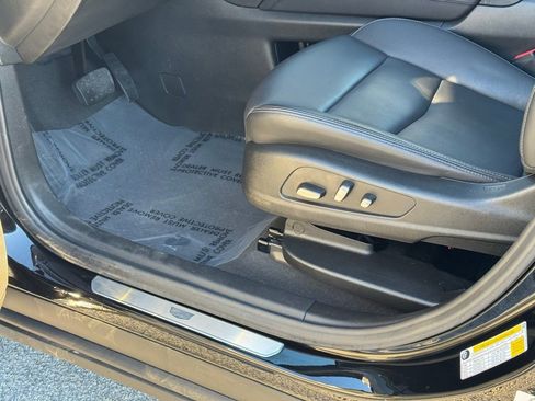 Certified 2025 Cadillac XT6 Premium Luxury image 23