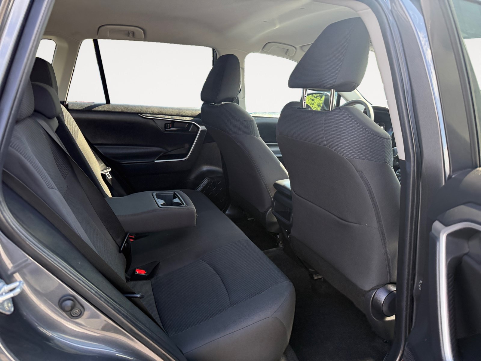 Used 2020 Toyota RAV4 LE w/ All Weather Liner Package FWD image 18
