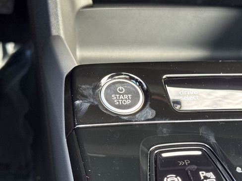 New 2025 Audi Q6 e-tron Premium image 22