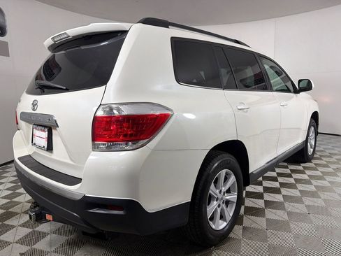 Used 2013 Toyota Highlander Plus image 3
