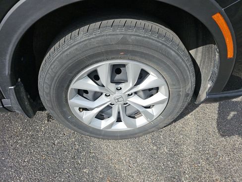 Used 2025 Honda CR-V LX image 10