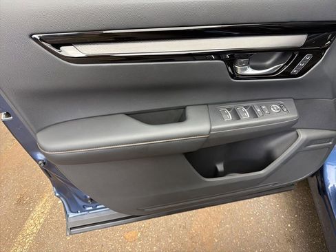 Used 2025 Honda CR-V Sport Touring image 11