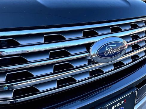 Used 2018 Ford Expedition Limited image 29