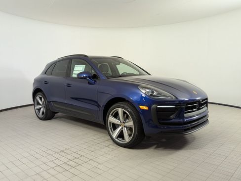 New 2026 Porsche Macan AWD/4WD image 7