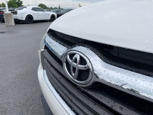 Used 2016 Toyota Highlander XLE FWD image 4