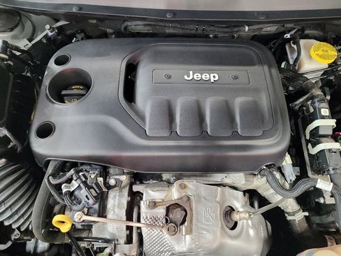Used 2020 Jeep Cherokee Limited AWD/4WD image 30
