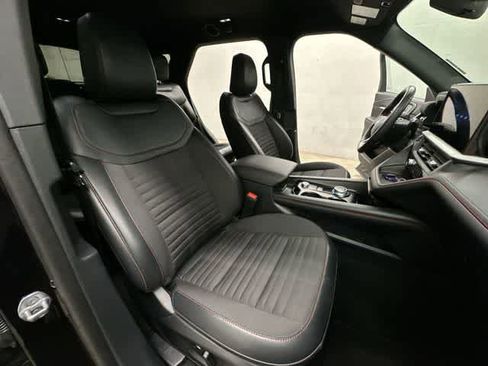 Used 2025 Ford Explorer ST-Line AWD/4WD image 22