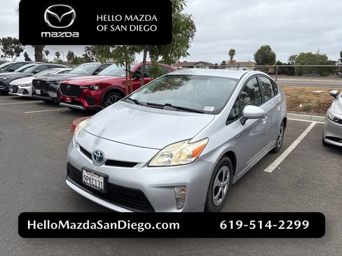 Used 2015 Toyota Prius Two FWD image 1
