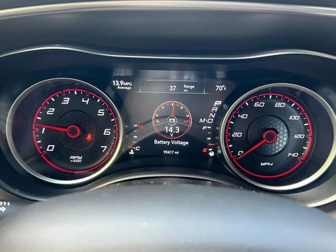 Used 2022 Dodge Charger SXT RWD image 16