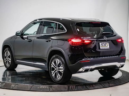 Used 2026 Mercedes-Benz GLA 250 image 2
