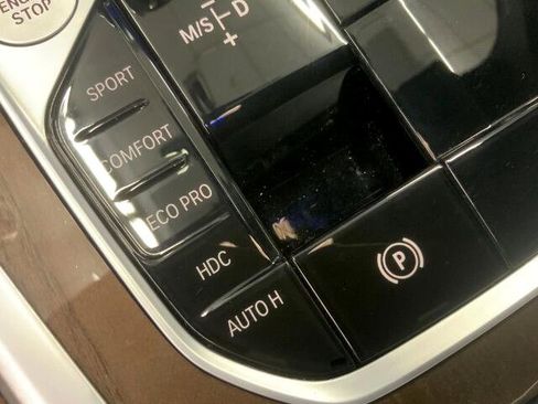 Used 2022 BMW X6 xDrive40i w/ M Sport Package image 18