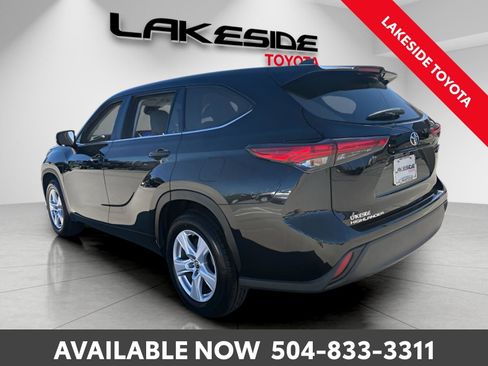Used 2023 Toyota Highlander L image 4
