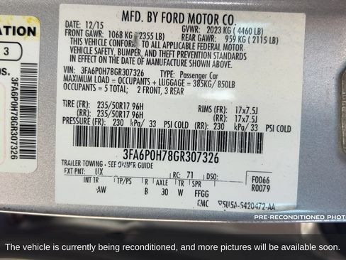 Used 2016 Ford Fusion SE FWD image 19