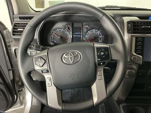 Used 2022 Toyota 4Runner SR5 Premium AWD/4WD image 17