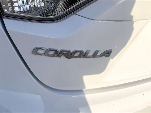 Used 2022 Toyota Corolla LE FWD image 30